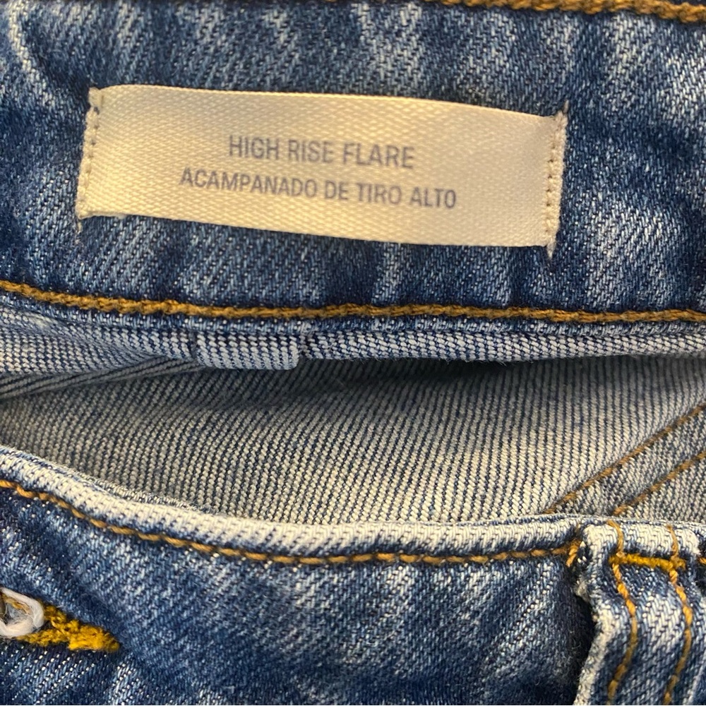 Universal Thread  High Rise Flare Jeans - Picture 5 of 6